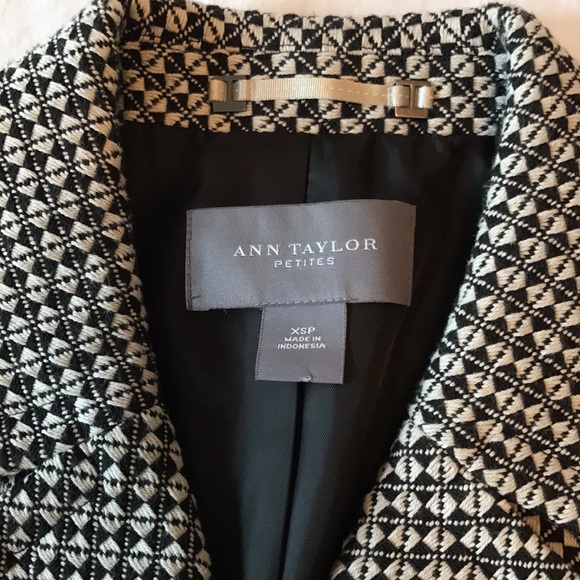ANN TAYLOR Black & White Houndstooth Swing Blazer - Picture 5 of 8